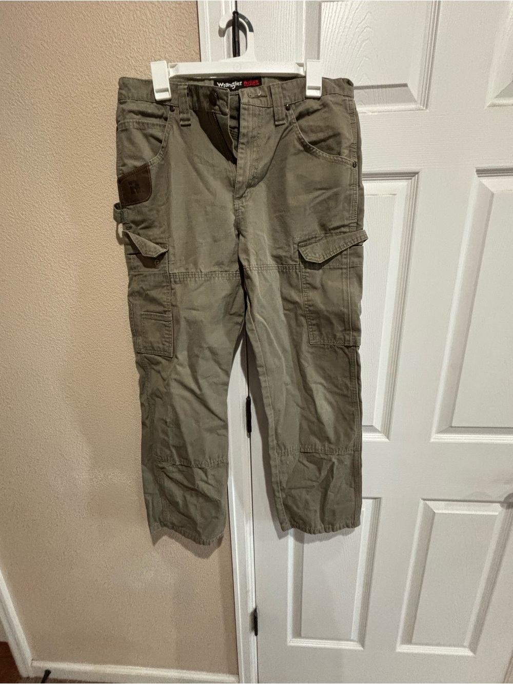 Wrangler Men’s 32X30 Olive Green Cargo Pants